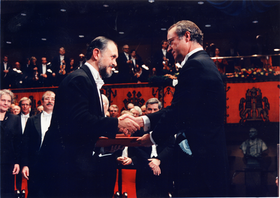 Mario Molina 1995-ben kémiai Nobel-díjat kapott