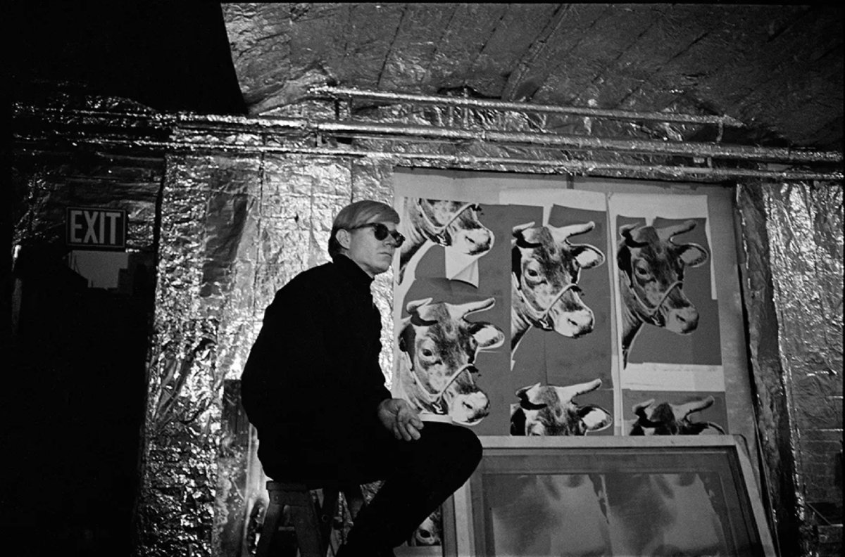 Ο Andy Warhol στο The Factory, Νέα Υόρκη, 1966. Πηγή: Vogue