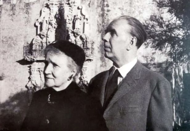 Leonor Acevedo와 Jorge Luis Borges. 출처: 클라린