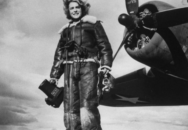 Margaret Bourke-White가 가장 좋아하는 자화상으로 1943년 미 공군과 함께 제작되었습니다. 출처: LIFE
