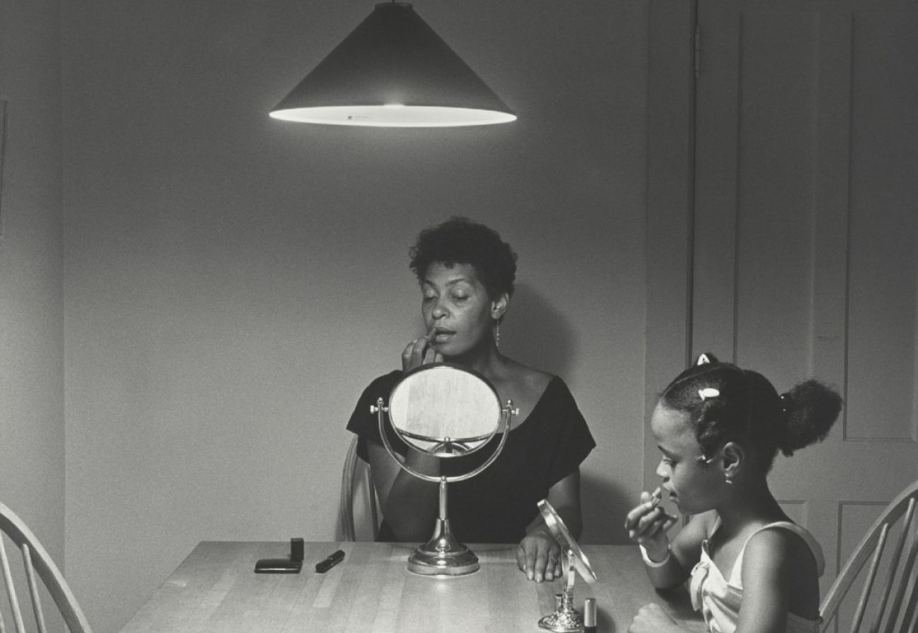 Carrie Mae Weems, Untitled (Femme et fille maquillées), 1990. Source : AnOther Magazine