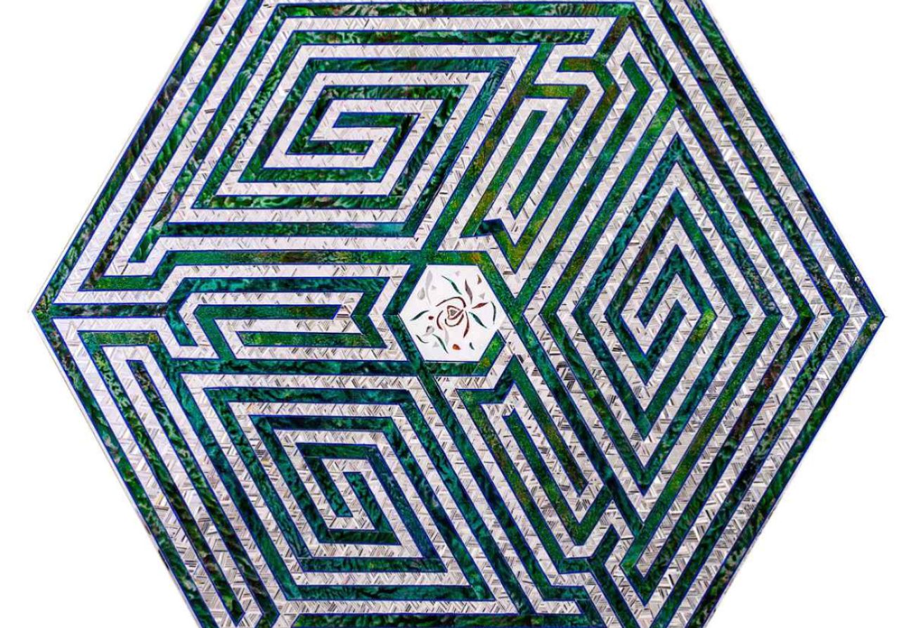 Hexagon (Maze), 2012. Monir Farmanfarmaian. Source : Christie's