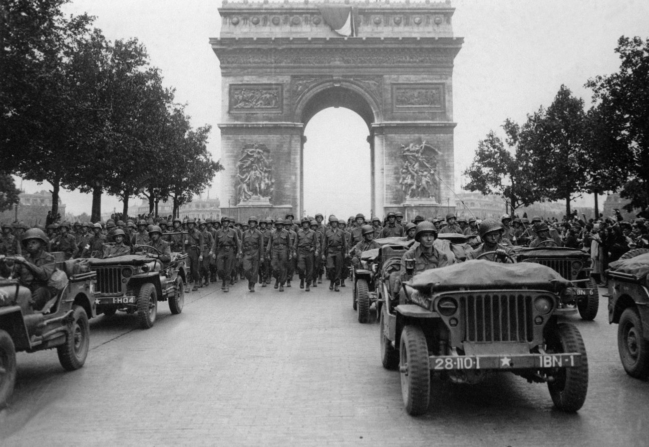 La Liberazione di Parigi avvenne nell'agosto 1944 da parte delle forze alleate, che pose fine alla seconda guerra mondiale